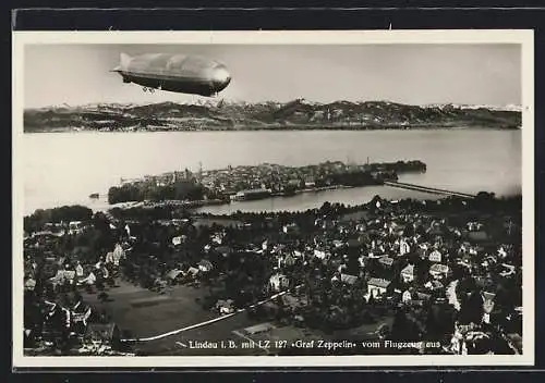 AK Lindau, Zeppelin über dem Ort und Hafen