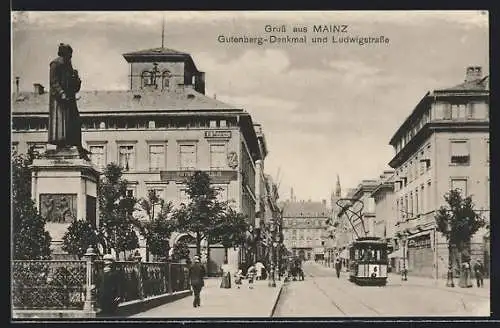 AK Mainz, Gutenberg-Denkmal und Strassenbahn in der Ludwigstrasse