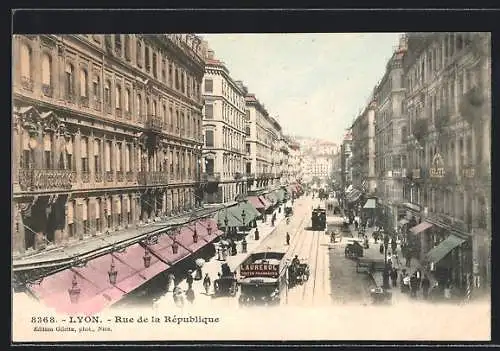 AK Lyon, Strassenbahn auf der Rue de la Republique