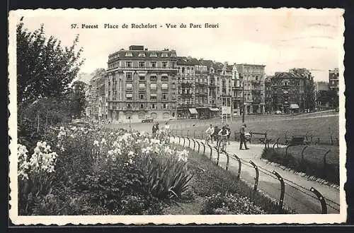 AK Brüssel / Bruxelles, Forest, Place de Rochefort, Vue du Parc fleuri