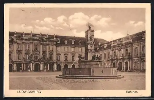 AK Ludwigsburg / Stadt, Schloss mit Brunnen