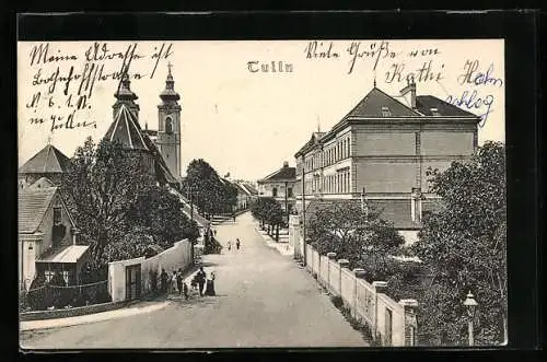 AK Tulln, Spaziergänger auf der Wienerstrasse