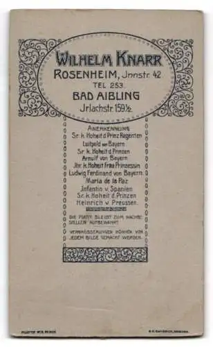 Fotografie Wilhelm Knarr, Rosenheim, Innstr. 42, Charmanter Herr im Anzug mit Fliege