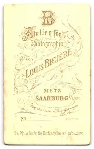 Fotografie Louis Bruère, Saarburg i. Lothr., Junge Dame mit hochgestecktem Haar