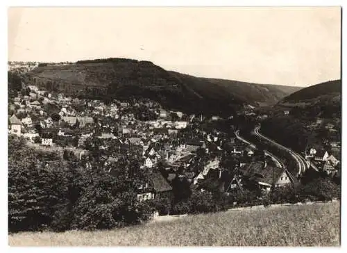 Fotografie unbekannter Fotograf, Ansicht Calw, Panorama mit Eisenbahngleisen
