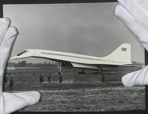 Fotografie unbekannter Fotograf und Ort, Start der Tupolew Tu-144 (CCCP-86001), ersters Überschallflugzeug der Welt