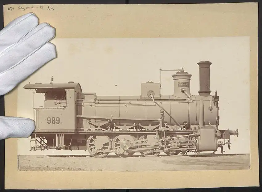 Fotografie unbekannter Fotograf und Ort, Lokomotivfabrik Floridsdorf (LOFAG), Dampflok SB 35a mit Nr. 989 0