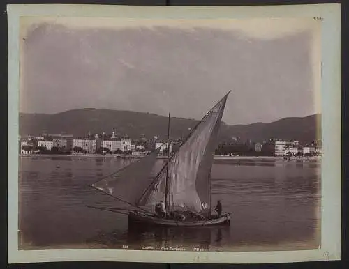 Fotografie Jean-Baptiste Giletta, Ansicht Grasse, Vue prise du Grand Hotel, Rückseite Cannes une Tartanne, 30 x 23cm