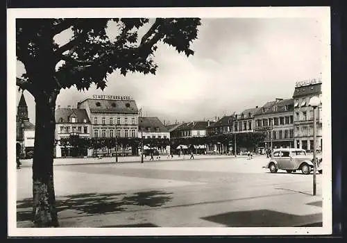 AK Saarlautern, Ortsansicht Marktplatz mit Stadt Sparkasse