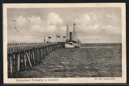 AK Zinnowitz a. Usedom, Dampfer an der Seebrücke