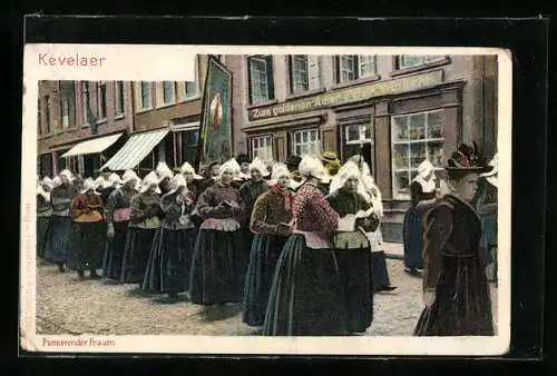 AK Kevelaer, Purmerender Frauen vor dem Gasthaus Zum Goldenen Adler