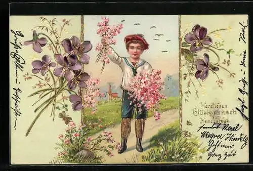 Präge-AK Junge im Matrosenanzug gratuliert mit Blumen, Glückwunsch zum Namenstag