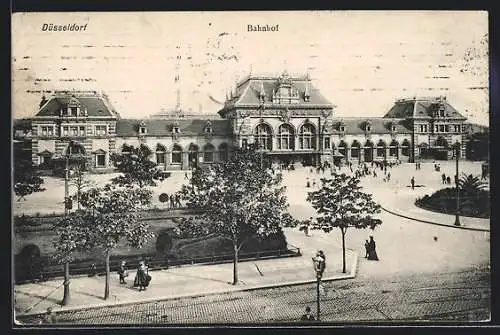 AK Düsseldorf, Bahnhof mit Leuten