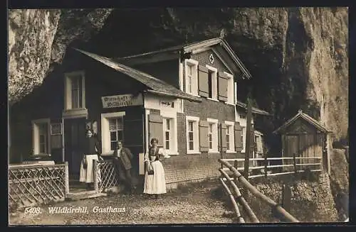 AK Wildkirchli, Personal vor dem Gasthaus