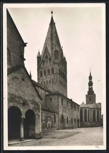 Foto-AK Deutscher Kunstverlag, NR 5: Nordseite mit Turm & Querschiffvorhalle