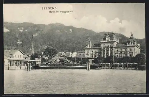 AK Bregenz, Hafen mit Postgebäude, vom Wasser gesehen