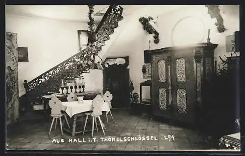 AK Hall i. T., Trömelschlössel, Innenansicht mit Treppe