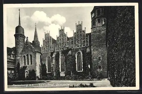 AK Merseburg a. S., Die Domseite des Schlosshofes