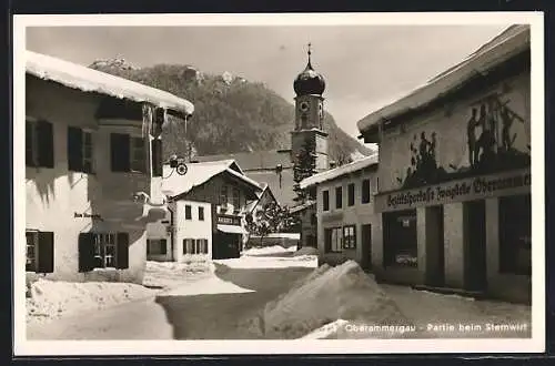 AK Oberammergau, Verschneite Partie beim Gasthaus Sternwirt