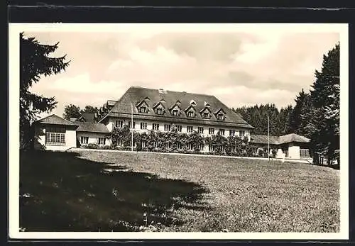 AK Westerham / Feldkirchen, Kinderheim am Waldrand im Sonnenschein