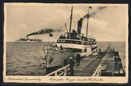 AK Zinnowitz, Dampfer Frigga an der Seebrücke