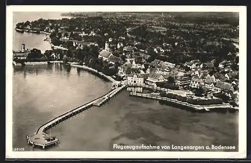 AK Langenargen a. Bodensee, Ort und Hafen vom Flugzeug aus
