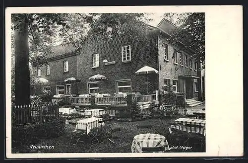 AK Neukirchen /Kr. Moers, Gasthof zur Friedenseiche J. Heintges, Gartenansicht