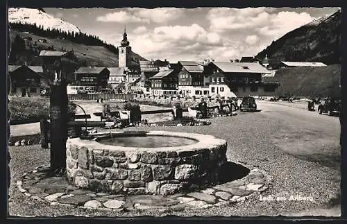 AK Lech am Arlberg, Ortspartie mit Hotel Krone und Brunnen