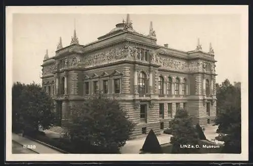 AK Linz a. D., Blick auf das Museum