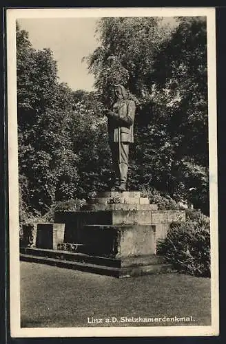 AK Linz a. D., Stelzhamerdenkmal im Sonnenschein