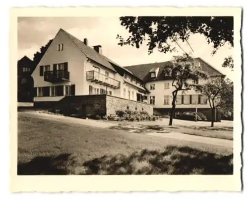 11 Fotografien Ansicht Hattingen, Hans-Böckler-Schule, Bundesschue des D.G.B., mit Neubau und Blick auf Altbau