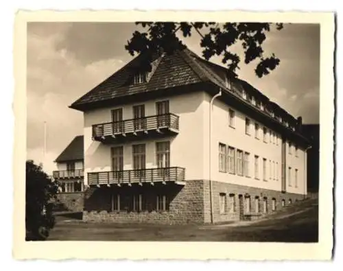 11 Fotografien Ansicht Hattingen, Hans-Böckler-Schule, Bundesschue des D.G.B., mit Neubau und Blick auf Altbau