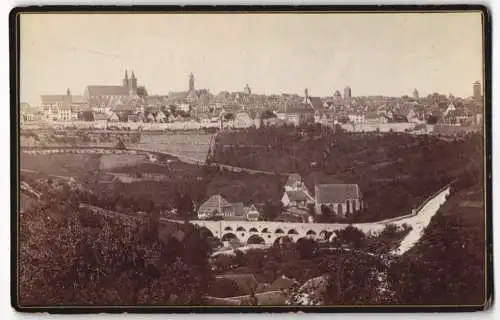 Fotografie unbekannter Fotograf, Ansicht Rothenburg o. T., Blick nach der Stadt mit Viadukt