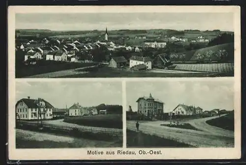 AK Riedau /Ob.-Oest., Strassenpartie mit Häusern, Ortsansicht aus der Vogelschau