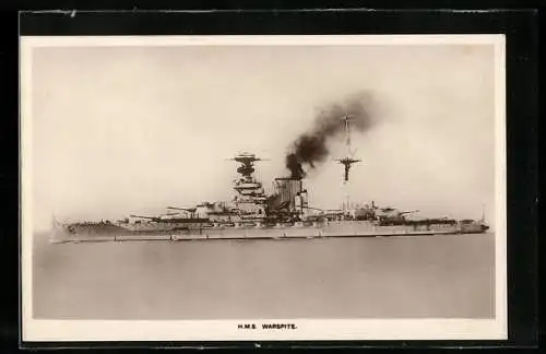 AK HMS Warspite im Wasser