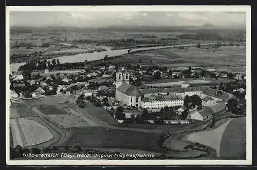 AK Niederaltaich a. d. Donau, Totalansicht, Fliegeraufnahme