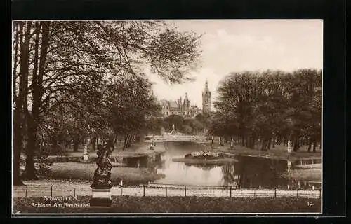 AK Schwerin i. M., Am Kreuzkanal mit Blick zum Schloss