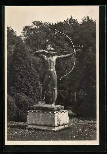 AK Potsdam, Bogenschütze im Park Sanssouci