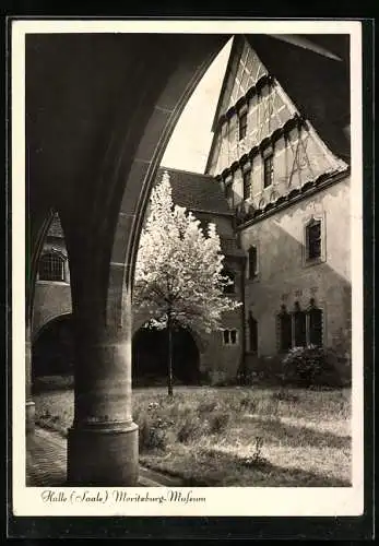 AK Halle /Saale, Moritzburg-Museum, Innenhof