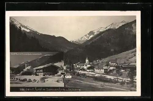 AK Landl /Tyrol, Ortsansicht mit Sonnwendjoch und Veitsberg