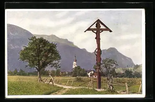 AK Erl, Wegkreuz gegen die Dorfkirche