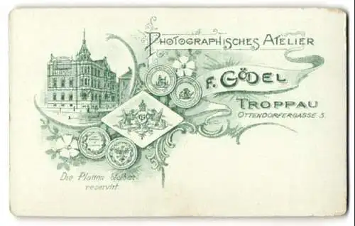 Fotografie F. Gödel, Troppau, Ottendorfergasse 5, Ansicht Troppau, Blick auf das Atelier nebst kgl. Wappen mit Monogramm