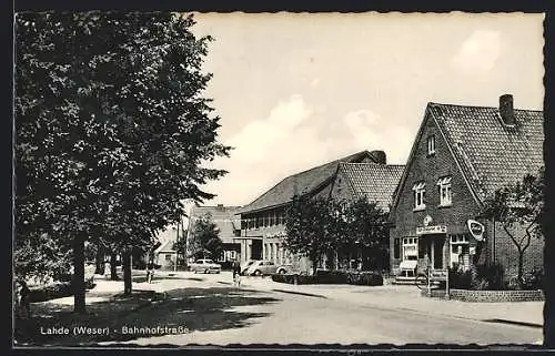 AK Lahde /Weser, Bahnhofstrasse mit Cafe-Restaurant
