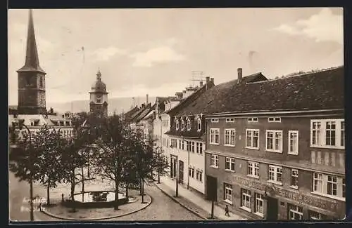 AK Arnstadt, Riedplatz mit Hotel Goldene Sonne und Brunnen