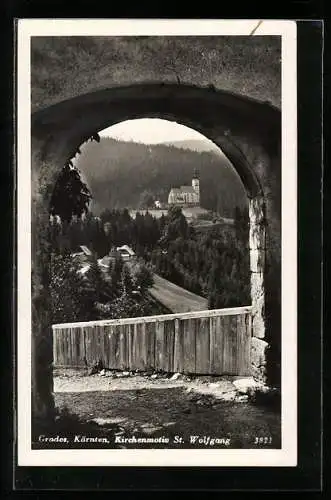AK Grades /Kärnten, Durchblick zur Kirche St. Wolfgang