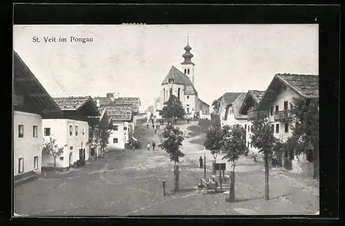 AK St. Veit im Pongau, Strassenpartie mit Blick zur Kirche