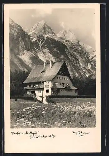 AK Hinterstoder, Hotel Dietlgut gegen das Gebirge