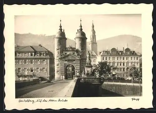 AK Heidelberg / Neckar, Auf der Alten Brücke