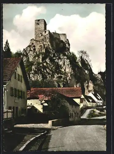 AK Wellheim, Strassenpartie mit Blick zur Burg