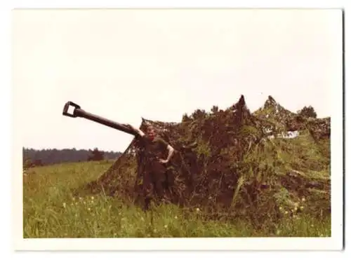 9 Fotografien unbekannter Fotograf, Ansicht Gemünda, Bundeswehr-Übung mit Artillerie & Lastwagen an der Zonengrenze